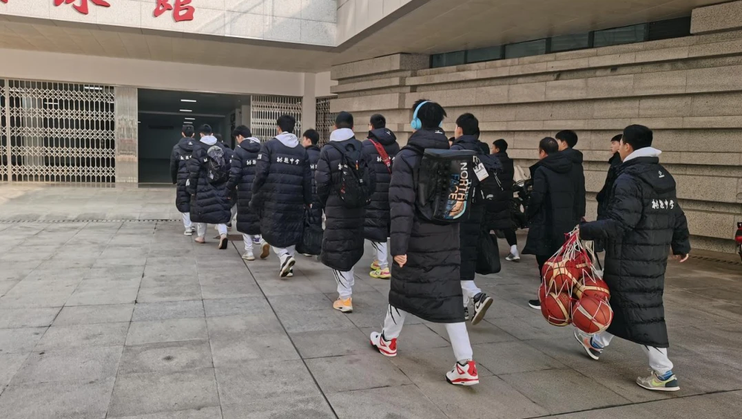 篮球教练如何制定总决赛的长期发展计划_2